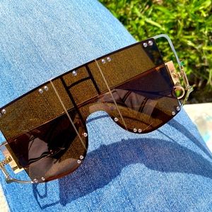 Women’s sunglasses